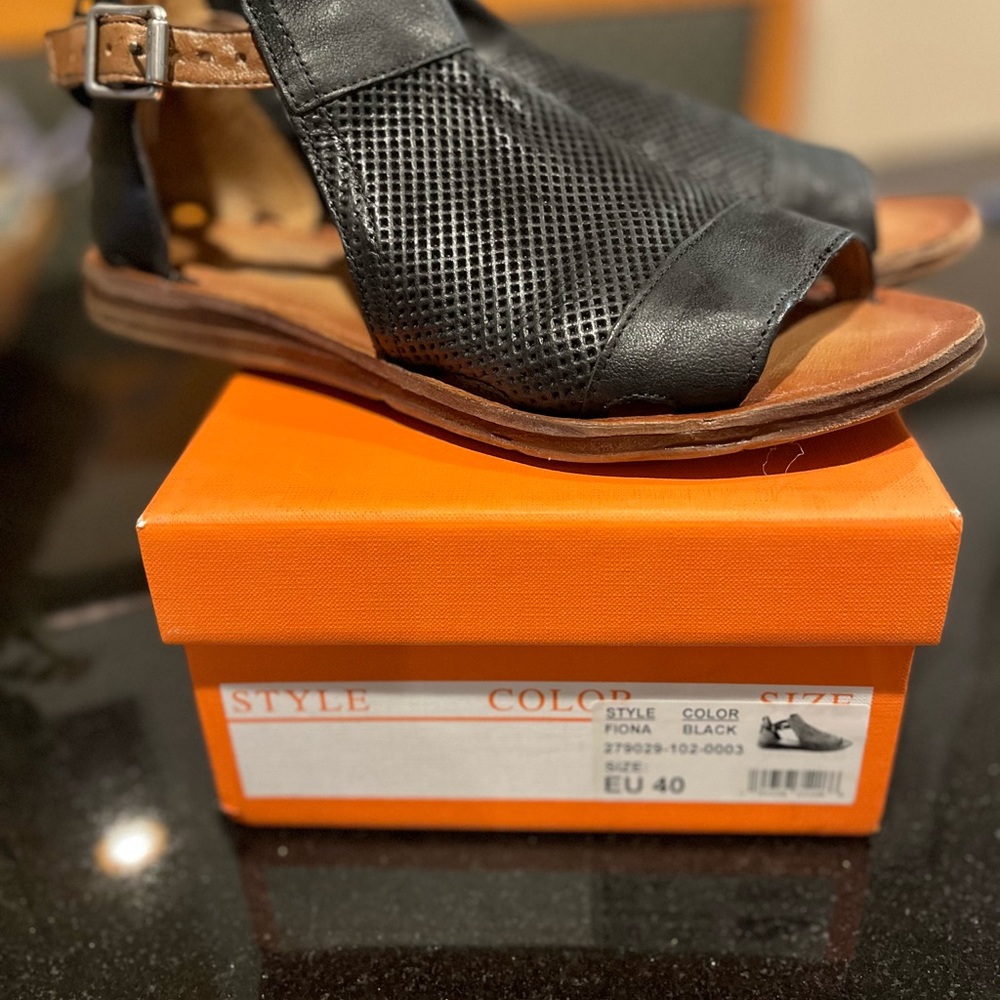 Womens Miz Mooz Black Leather Sandals